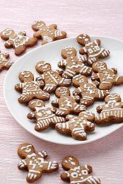 《暗邪西部》上市预告公开 根除吸血鬼的威胁